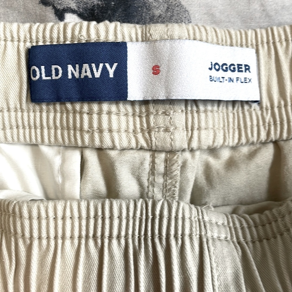 NEW W/ TAG Old Navy brand Beige/Khaki shorts boys youth size 6-10 (S) w/ pockets - Picture 5 of 7